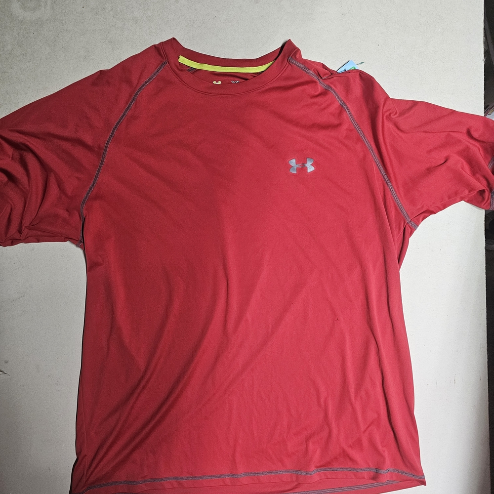 Under Armour Men's Loose Heat Gear Catalyst